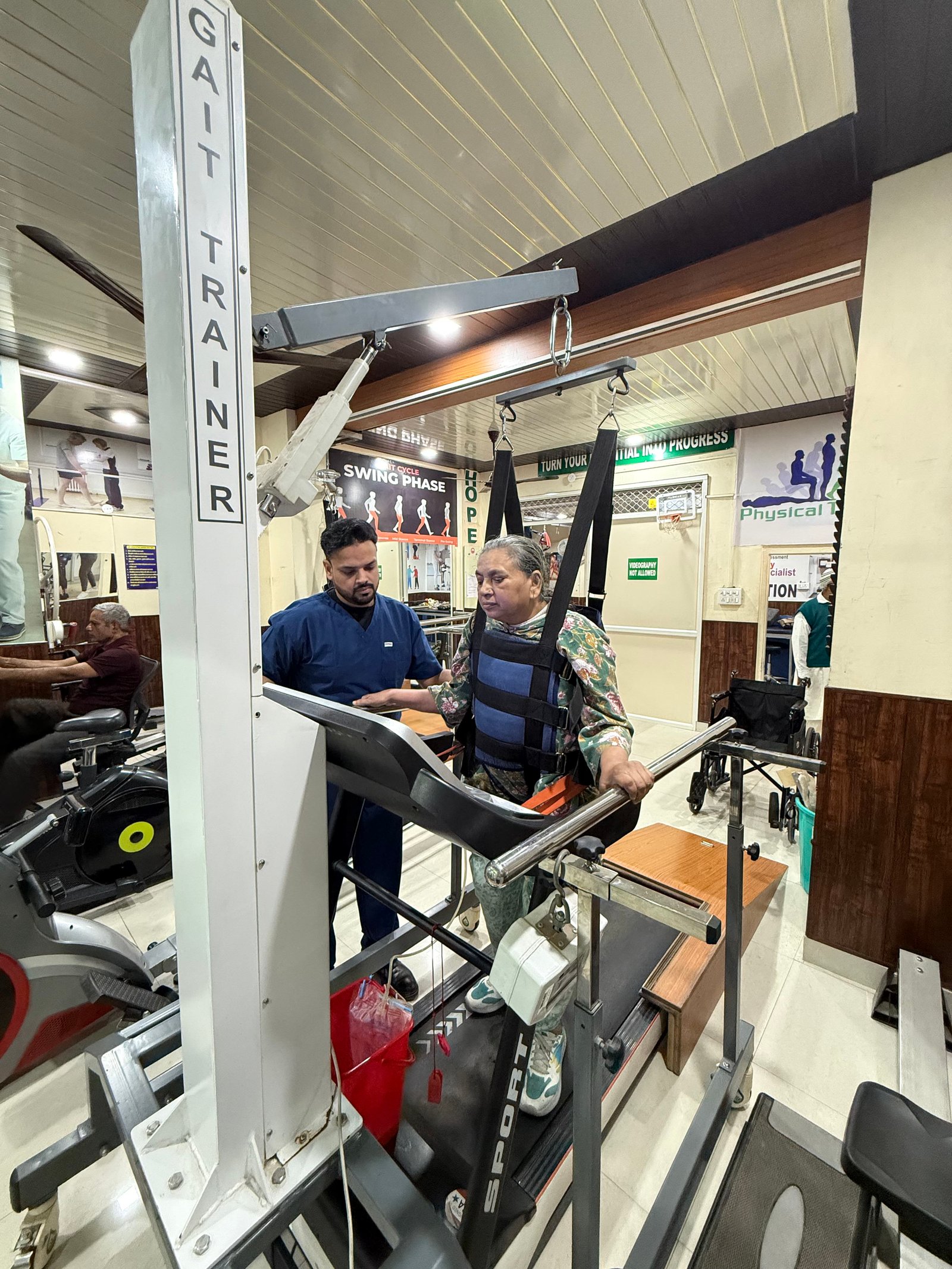 Dr. Harun Mansuri - Best Neuro Physiotherapist in Jaipur